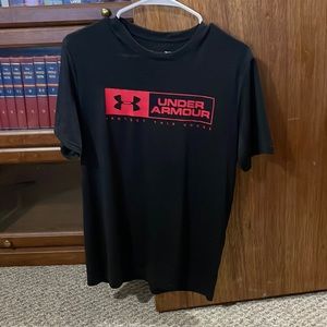 Black Under Armour t shirt